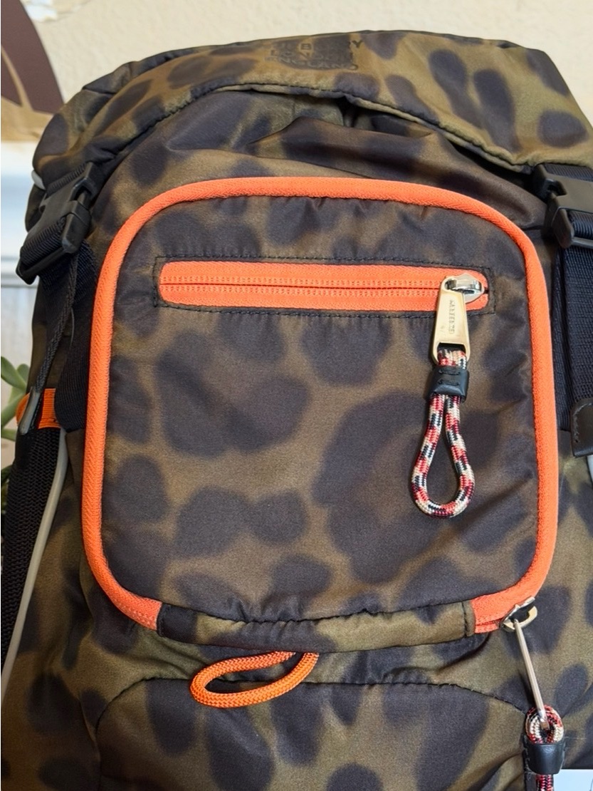 Burberry Unisex Animal Print Nylon Leo Belt Pack In Light Green - Euc